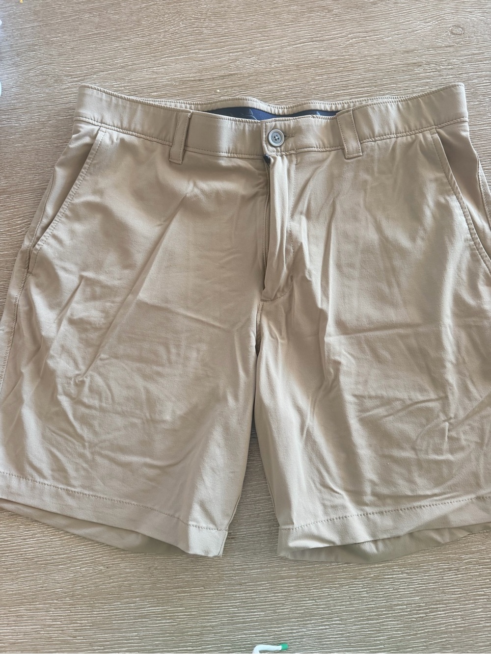 Southern Tide brrr-die 8" Performance Short